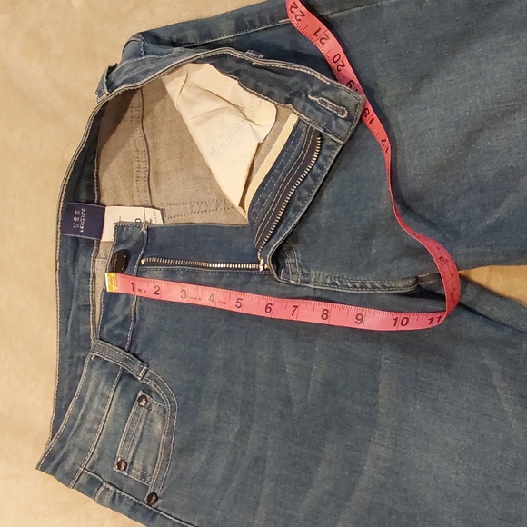 Floral embroidery, pearls, and rhinestone embellishments Flare Jeans Womens 30 - Picture 6 of 14